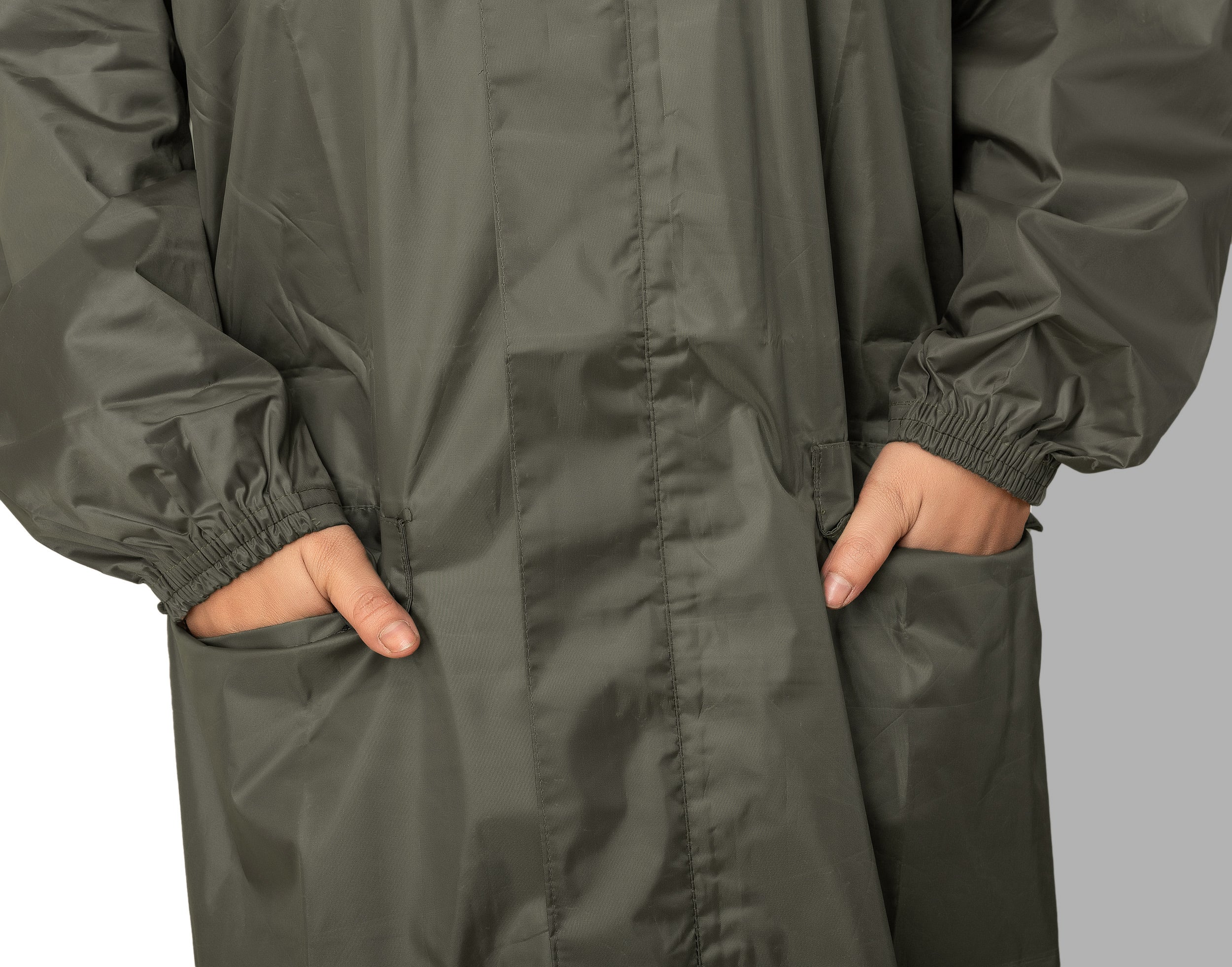 The Dry Cape Camping: Women's Waterproof Raincoat - Enhanced Mobility for Bikers